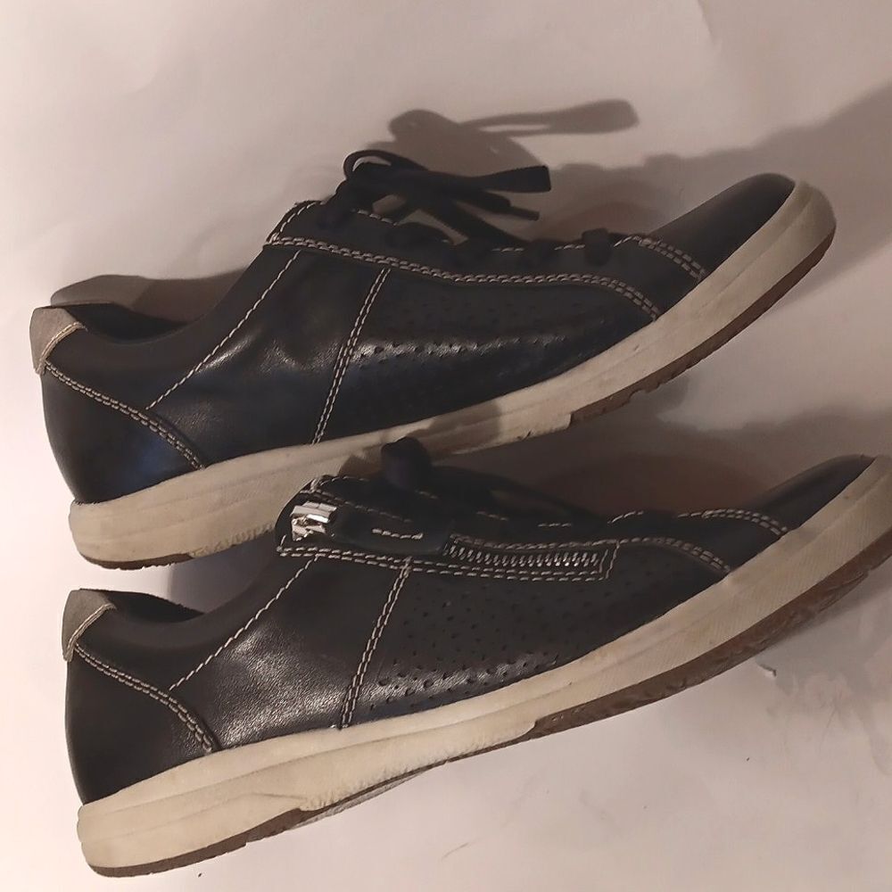 Earth Origins Etta Sneakers - Picture 3 of 10